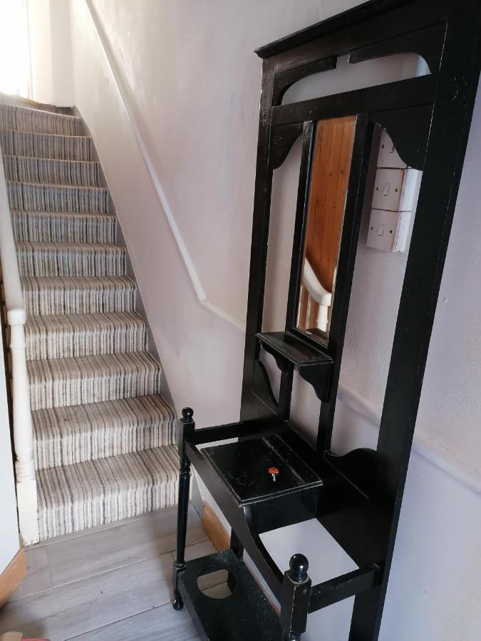 Ferguson'S Traditional Townhouse Dunkineely Extérieur photo