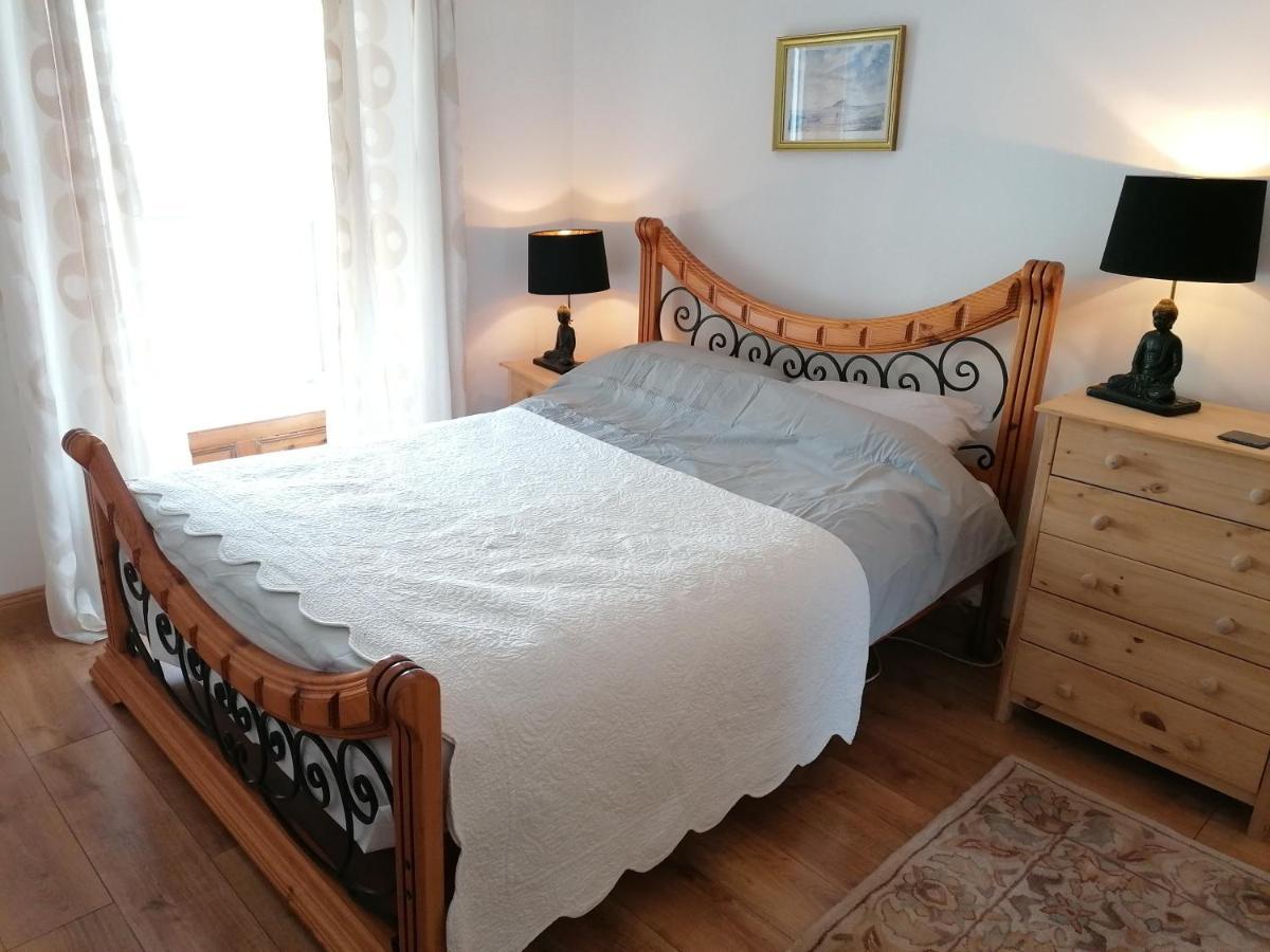 Ferguson'S Traditional Townhouse Dunkineely Extérieur photo